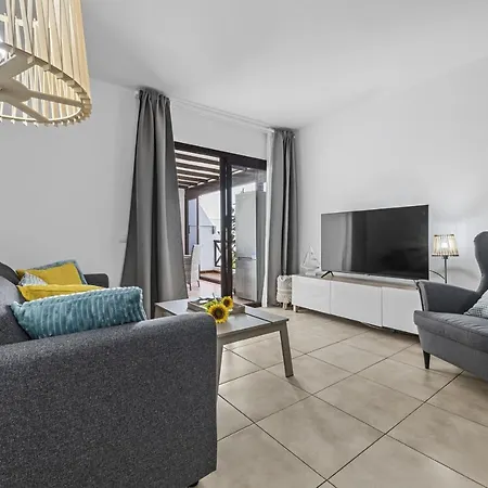 Hola Arnage Pool View Apartment Puerto del Carmen (Lanzarote)