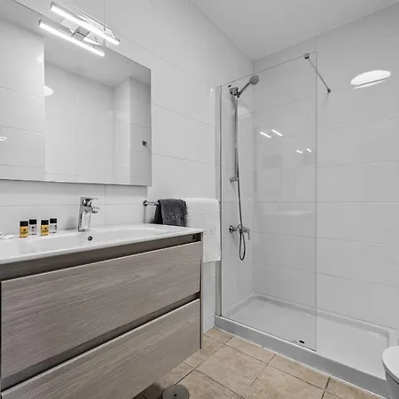 Hola Arnage Pool View 아파트