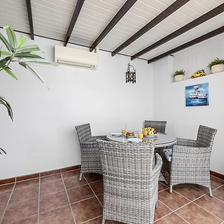 Hola Arnage Pool View 아파트 *