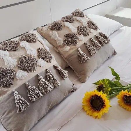 Hola Arnage Pool View *