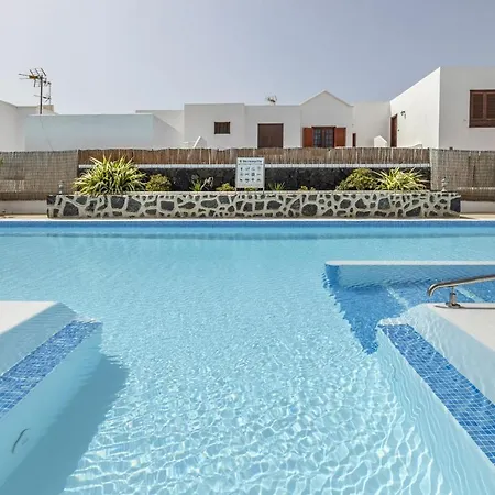 Apartment Hola Arnage Pool View Puerto del Carmen (Lanzarote)